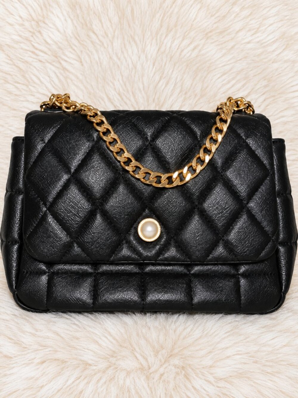 Black Quilted Shoulder Bag – Gold Chain & Pearl Accent